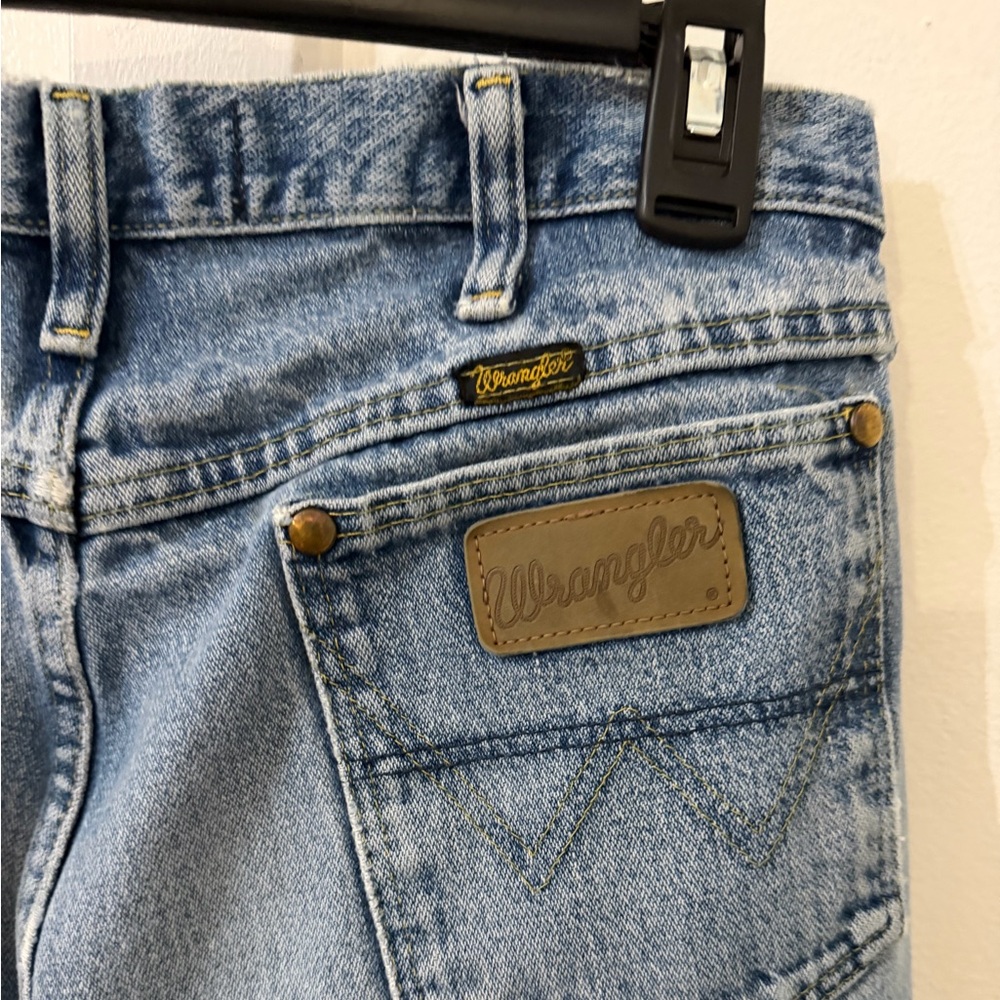 Vintage 90’s Wrangler Men's Light Blue  Straight Jeans. 32x30 - Picture 2 of 4